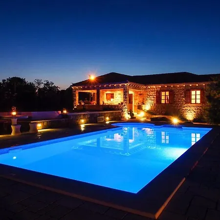 Sleeps 8 Pool Air Con Wifi Βίλα *